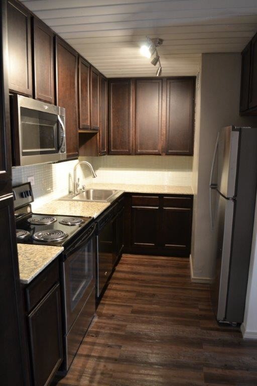 Stainless Steel Appliances - The Heritage Apartments