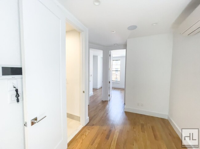 Building Photo - East 93 Street / Spacious 1-Bedroom 1-Bath...