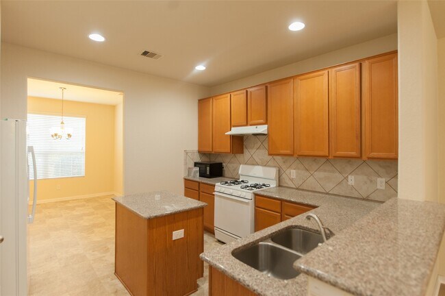 Building Photo - 18519 Each Elm Way