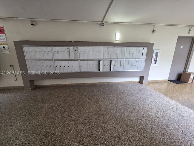 Foto del edificio - 8006 SW 149th Ave