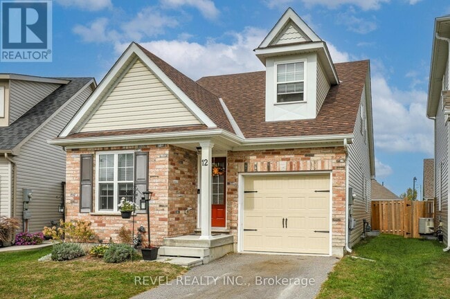 Building Photo - 12 Blueberry Ln