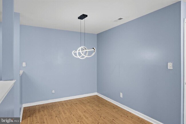 Foto del edificio - 703 Quail Rd