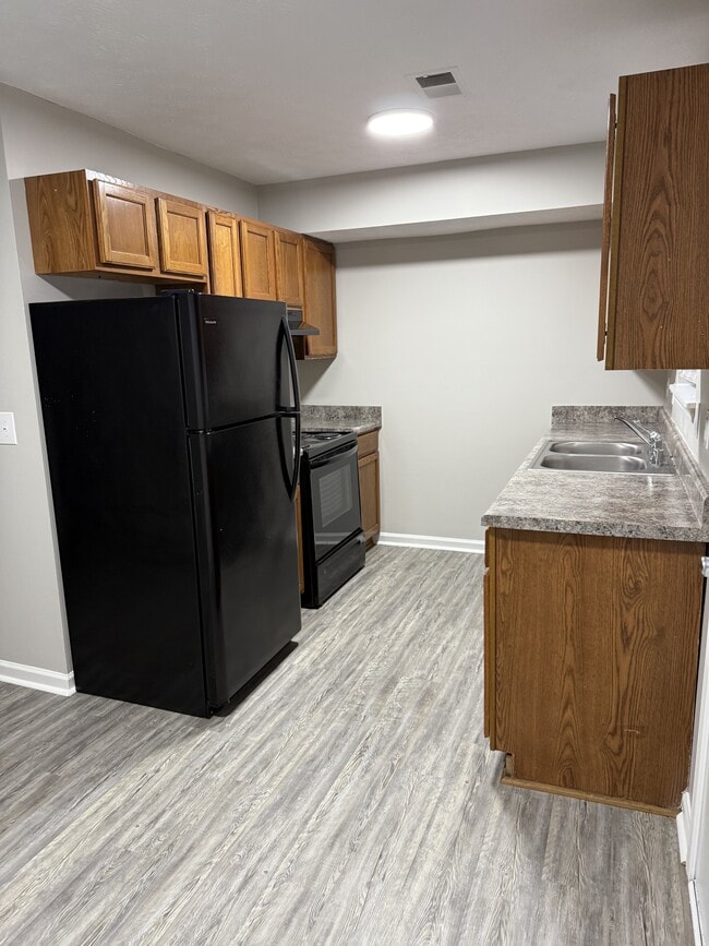 Foto del edificio - 304 McDougal Ave