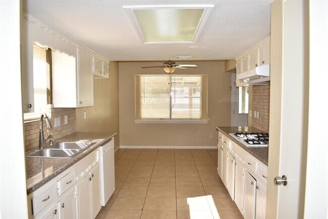 Foto del edificio - Home Kingwood