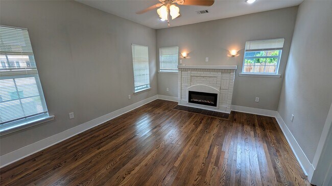 Foto del edificio - 1133 W Gray St