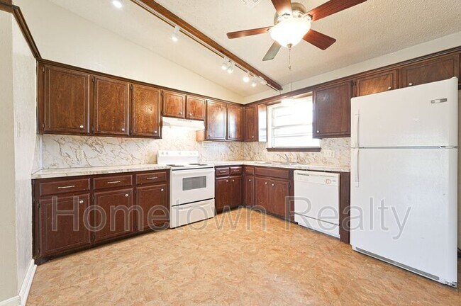Foto del edificio - 6212 NW Ash Ave