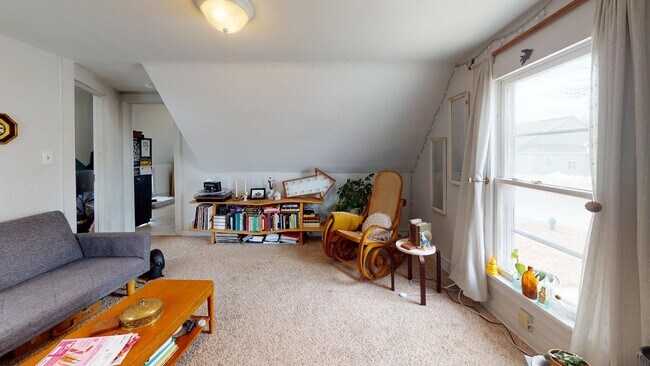 Foto del edificio - AVAILABLE AUGUST 1st! Cute & Quirky Afford...