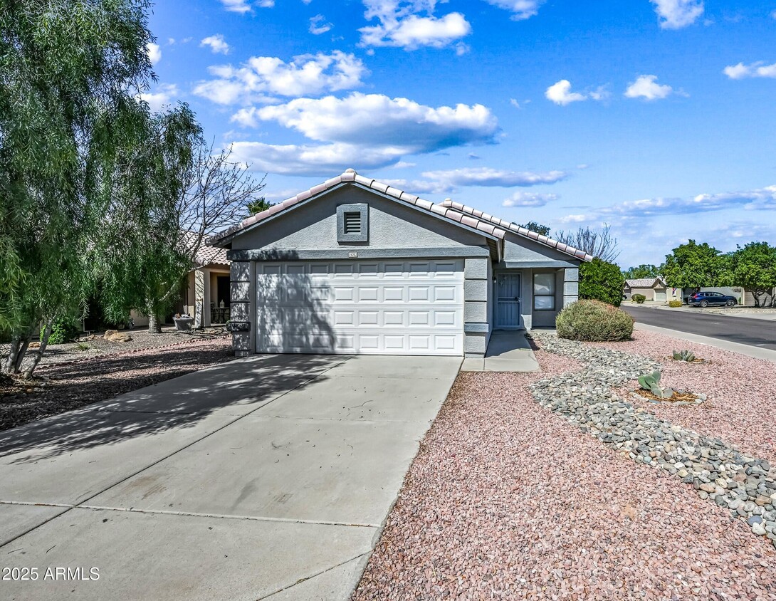 Foto principal - 15702 W Cottonwood St