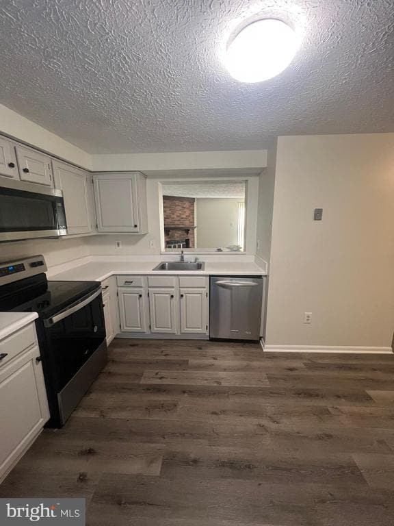Foto del edificio - 2216 Cedar Barn Way