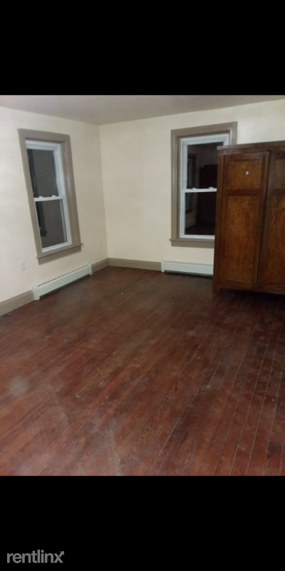 Building Photo - 3 br, 1 bath House - 28 Antietam Dr