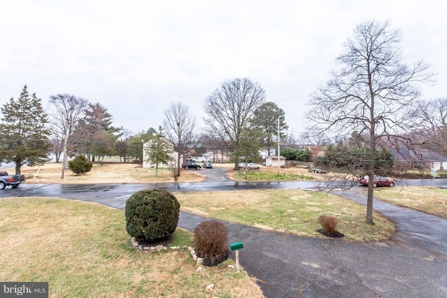 Building Photo - 6001 Franconia Rd