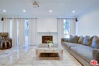 Foto del edificio - 1909 Pelham Ave