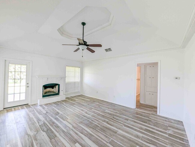 Foto del edificio - Move-in Ready 3 bed/ 2 bath home in South ...
