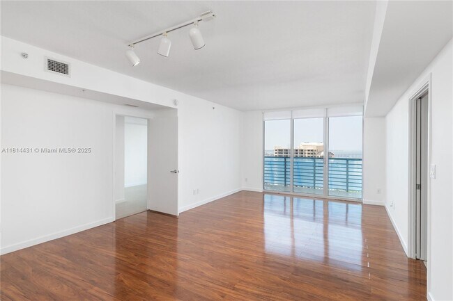 Building Photo - 335 S Biscayne Blvd