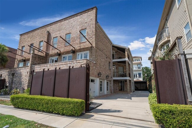 Building Photo - 1308 Dart St