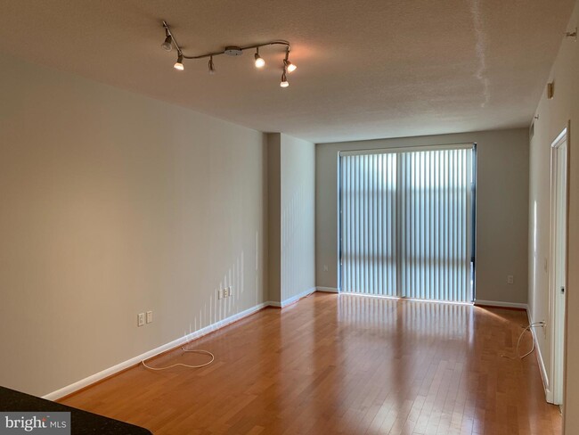 Foto del edificio - 1021 N Garfield St