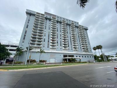 Foto principal - 13499 Biscayne Blvd