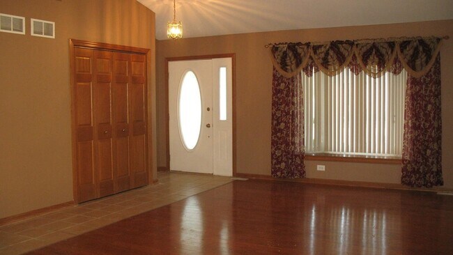 Building Photo - 23238 Kenna Ct