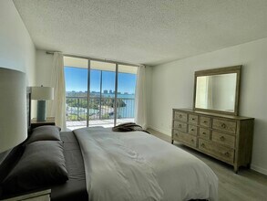 Building Photo - 100 Oakmont Ln