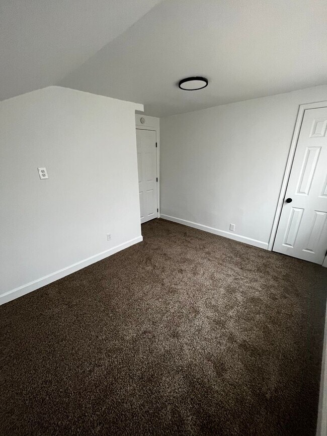 Foto del edificio - Welcome to this newly renovated house in the heart of Kansas City!