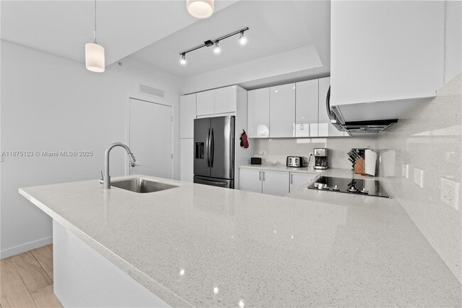 Foto del edificio - 999 SW 1st Ave