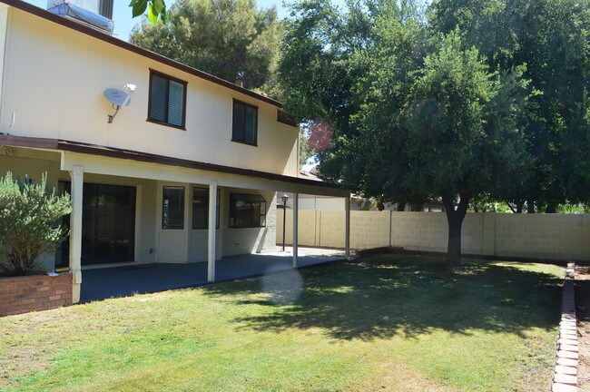Building Photo - 839 W Pecos Ave