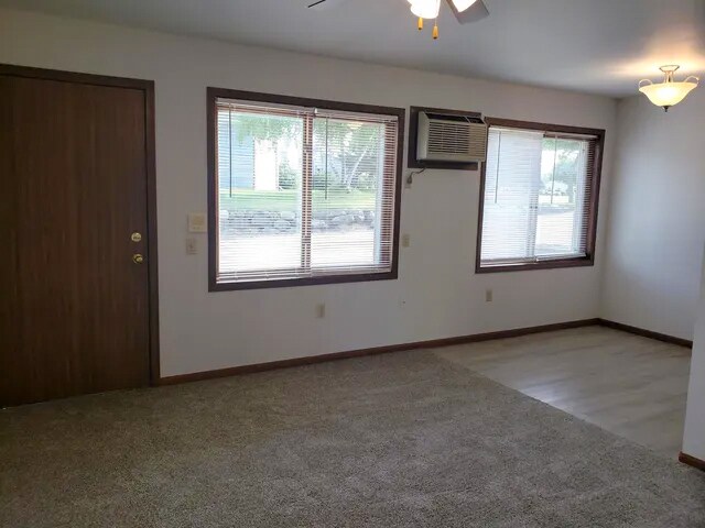 Foto del edificio - 687 Wood Violet Ln
