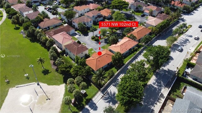 Foto del edificio - 5571 NW 102nd Ct