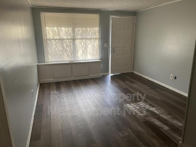 Building Photo - 803 Amhurst Dr