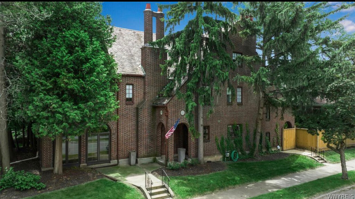 320 Lincoln Pky, Buffalo, NY 14216 House Rental in Buffalo, NY