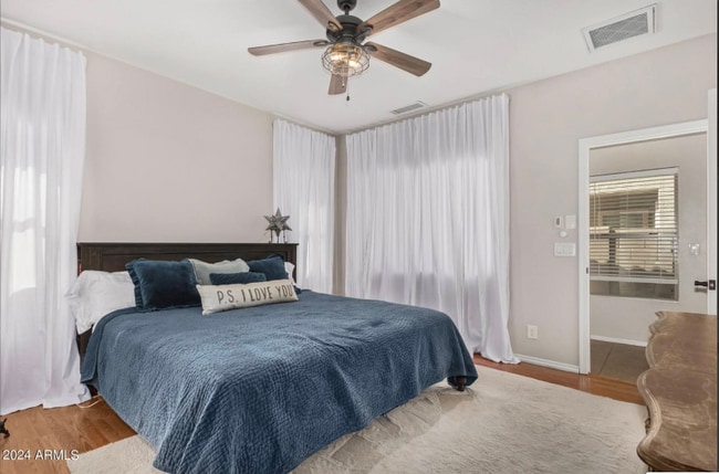 Photo - 697 W Oak Tree Ln House