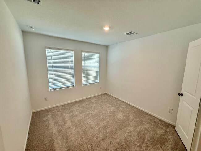 Building Photo - 31506 Pianella Ln