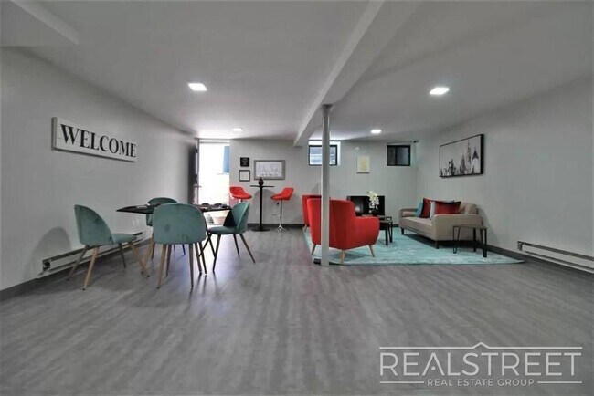 Foto del edificio - Brand New 1 Bed w Full Kitchen Amenities in Prime Crown Heights