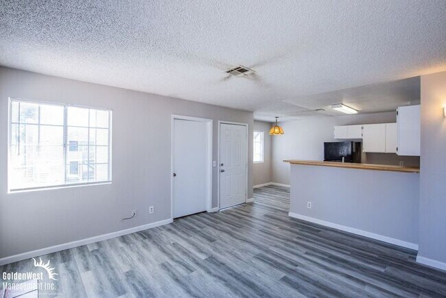 Foto del edificio - Beautifully Updated 2Bdm 1Ba Unit in a Gated Community