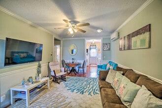 Building Photo - 8320 Bayside Rd