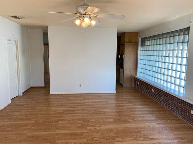 Building Photo - Pre-Leasing for Summer/Fall 2024 - Great L...