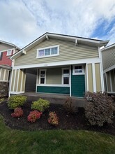 Building Photo - 4244 Edgewater Blvd NE