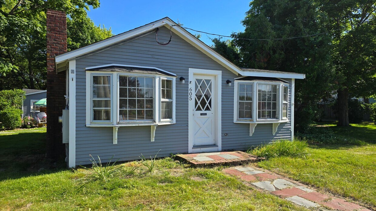 Primary Photo - 605 Willow Street