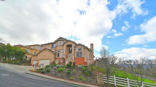 Building Photo - 909 Roselma Pl