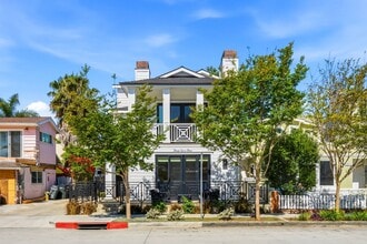 Building Photo - 305 Montero Ave