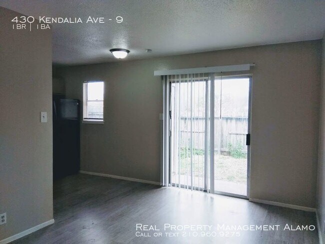 Foto del edificio - 430 Kendalia Ave