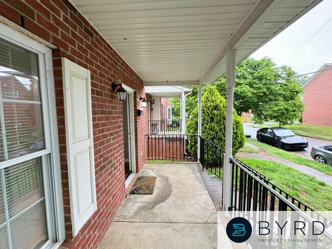 Foto del edificio - 1729 Lakeview Ave