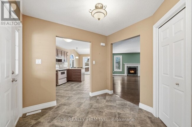 Building Photo - 21 Kantor Ct