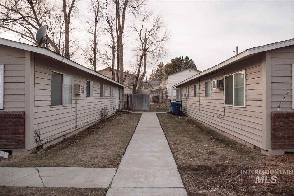 1215 Holly St, Nampa, ID 83686 Townhouse for Rent in Nampa, ID