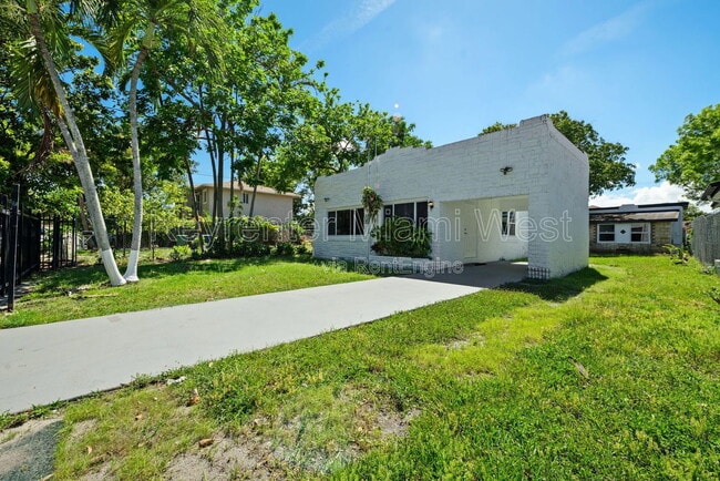 Building Photo - 7772 NW 9th Ave