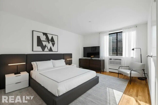 Foto del edificio - 394 E 8th St