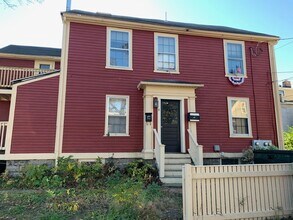 Building Photo - 3 Orange St