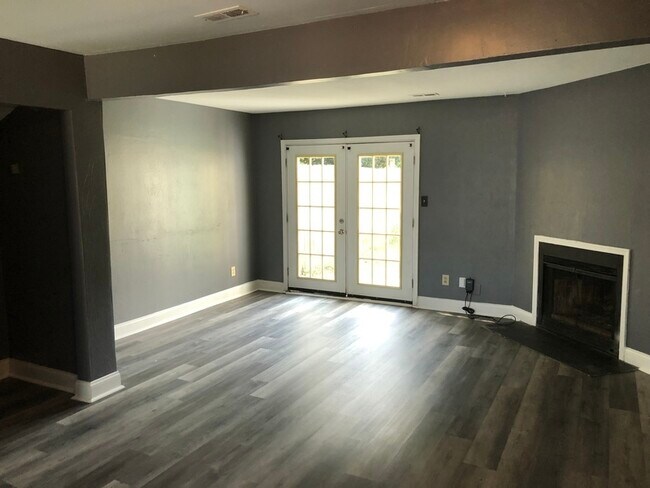 Building Photo - 5611 Gregory Ct