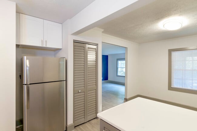 Building Photo - 1253 Church St