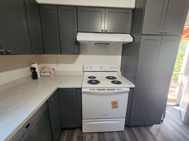 Foto del edificio - 221 - Steelhead Ave Duplex